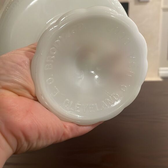 EO Brody Company Milk Glass Compote Dish Excellent Vintage Condition 5.5” tall - Picture 5 of 5